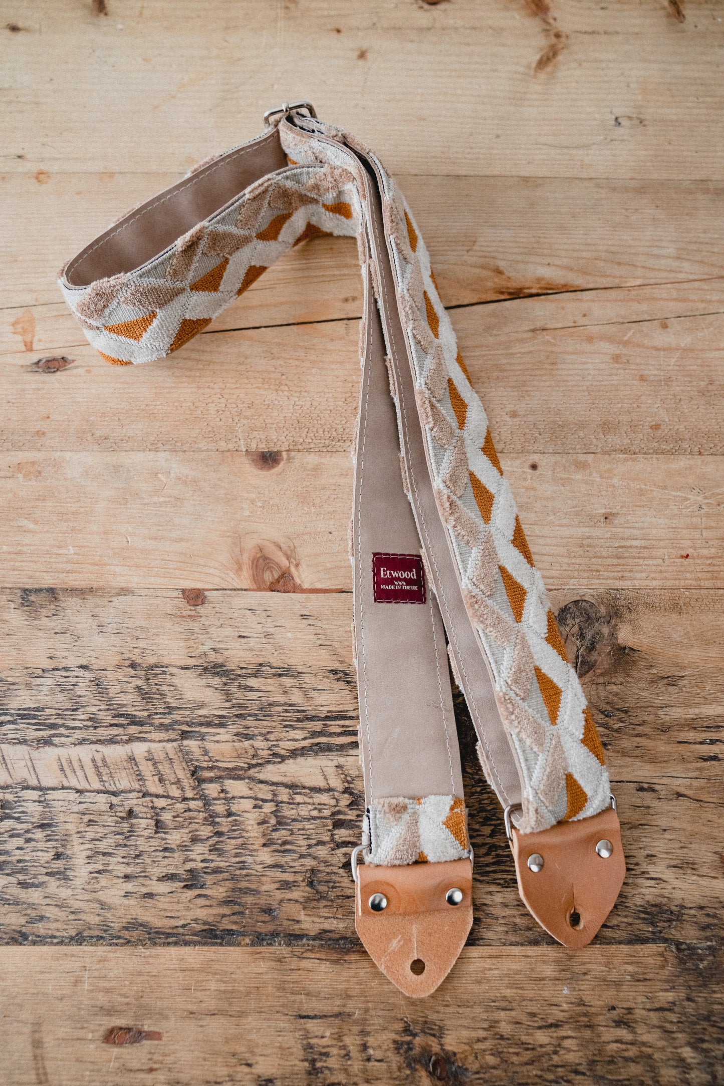 Oscillate Nubuck Leather Guitar Strap